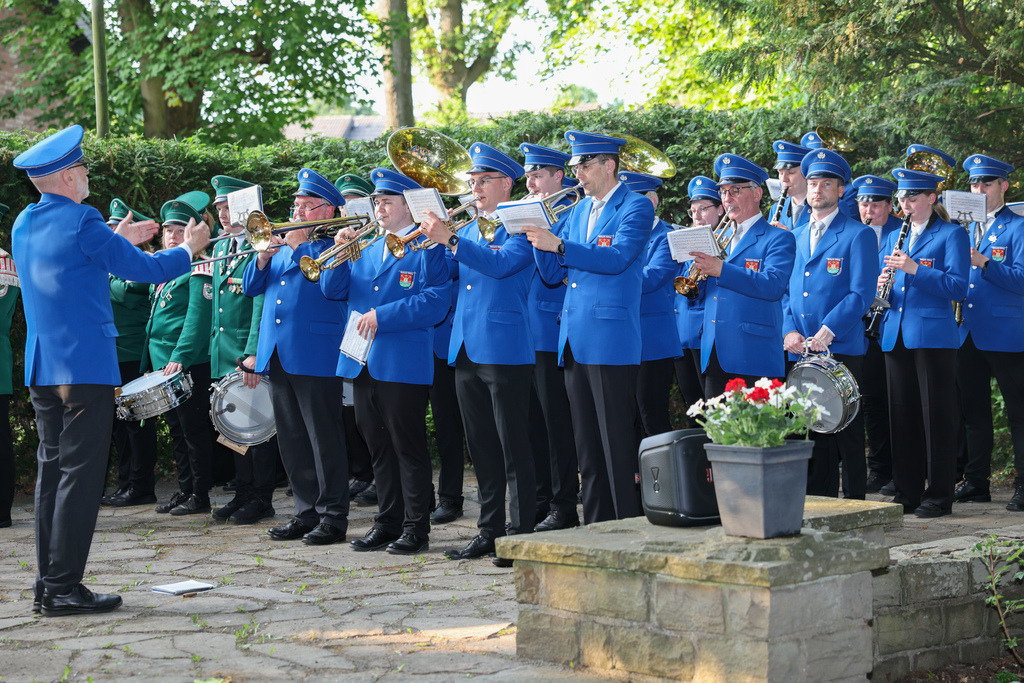 top-top.de-250530-099 | Foto, Video, Fotografie, Videografie, Fotobox, DJ, Discjockey, Musik, Musikbox, Veranstaltung, Photobooth, Amazon, Ebay, Buchtipp, Bestseller, Autor, Verlag, Buch, Wesel, Hamminkeln, NRW, Dinslaken, Rees, Drohne, Hochzeit, Party, Fotobox, Wesel, Fotograf