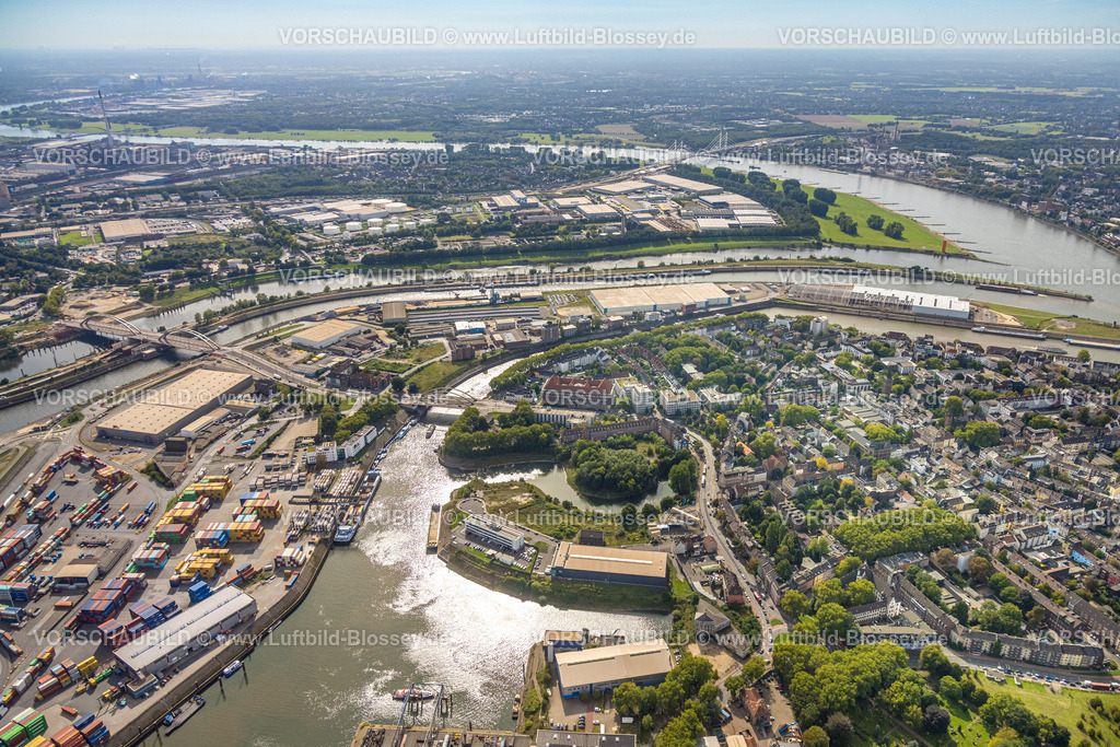 Duisburg250903961 | Luftbild, Hafen Duisburg Ruhrorter Straße und Kohle-Ringhafen mit Karl-Lehr-Brücke, Mercatorinsel mit Logistik Neubau Baustelle, hinten das Gewerbegebiet Am Blumenkampshof, Ruhrort, Duisburg, Ruhrgebiet, Nordrhein-Westfalen, Deutschland