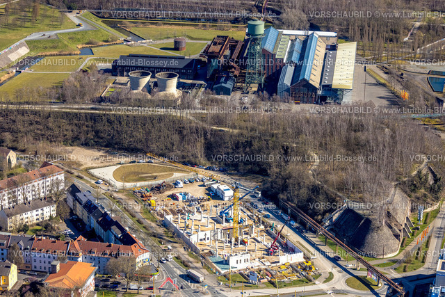 Bochum250301531 | Luftbild, Baustelle Büroquartier Campus Trium an der Wattenscheider Straße Ecke Gahlensche Straße am Westpark, hinten das Dampfgebläsehaus, Kruppwerke, Bochum, Ruhrgebiet, Nordrhein-Westfalen, Deutschland