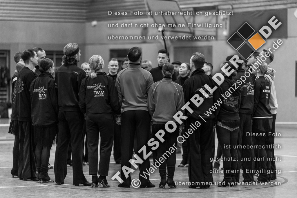 20231020-00511 | Hier finden Sie Tanz Bilder vom Latein und Standard Formationen tanzen. Sportbilder vom Tanzsport. Schöne Fotos und von Weltmeisterschaft, Europameisterschaft, Bundesliga, Regionalliga, Oberliga und Landesliga sowie von GOC Stuttgart, DanceComp, WM Bremen