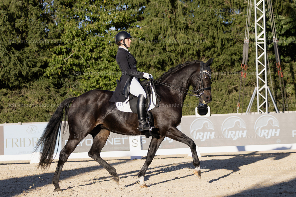 FHC2026_P09_182_19316 | Fichtenhof Classics 2026 – Grand Prix de Dressage - VOLTAIRE Design Preis, Reitanlage Fichtenhof, Sch ftlarn