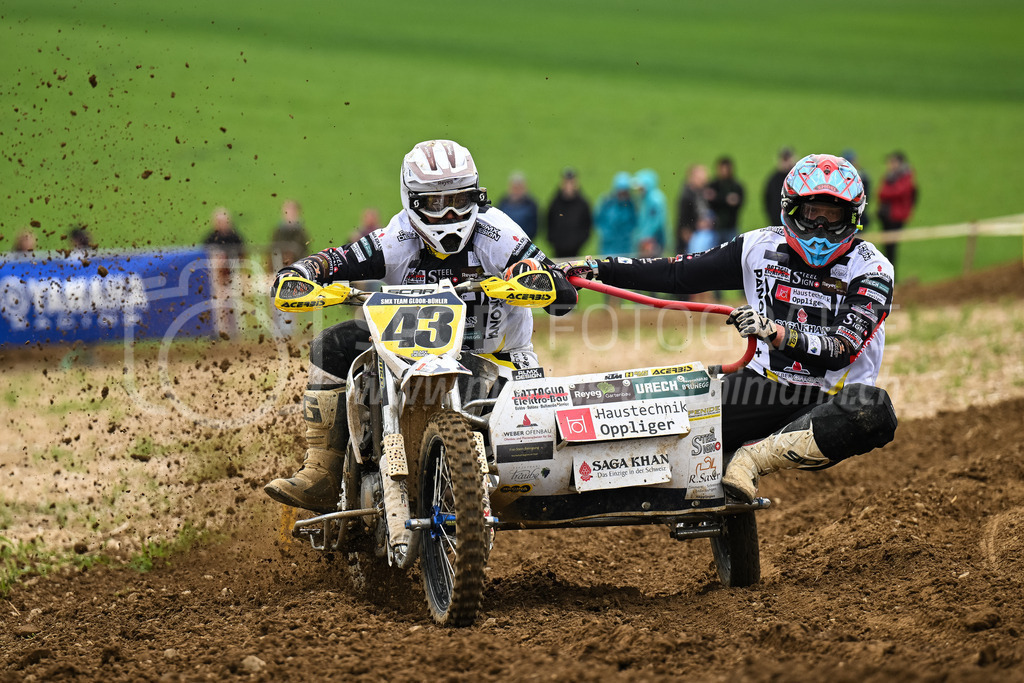 Motocross Schlatt bei Winterthur - 30. April 2023 | #43 Gloor Ronny / Lenherr Andreas aus Menziken (CH) auf KTM in der Kategorie Seitenwagen am Motocross Schlatt bei Winterthur, 30. April 2023. 
Instagram: @mx_schlatt | @mc_wila | @sam_schweiz
Bild: Sportfotografie Markus Aeschimann | www.markus-aeschimann.ch - Realisiert mit Pictrs.com