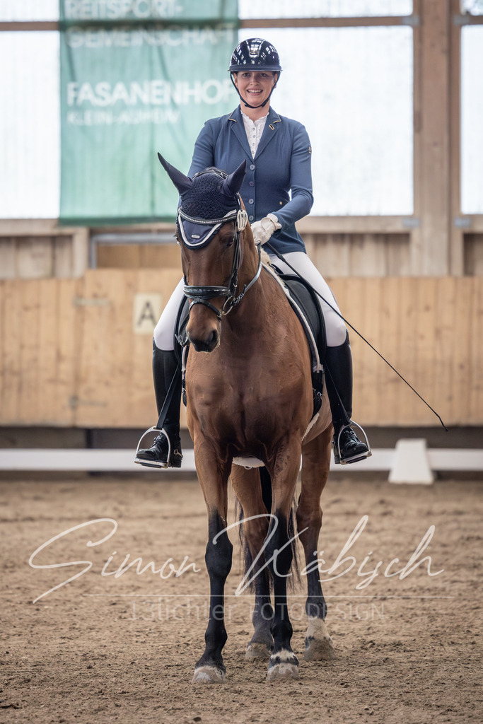 20251011-_3LI9845 | Tierfotografie Pferde, Hunde, Katzen, Haustiere.
Turnierfotografie Reitturniere, Reiten, Springreiten, Dressur in Hanau, dem Main-Kinzig-Kreis und dem Rhein-Main- Gebiet um Frankfurt