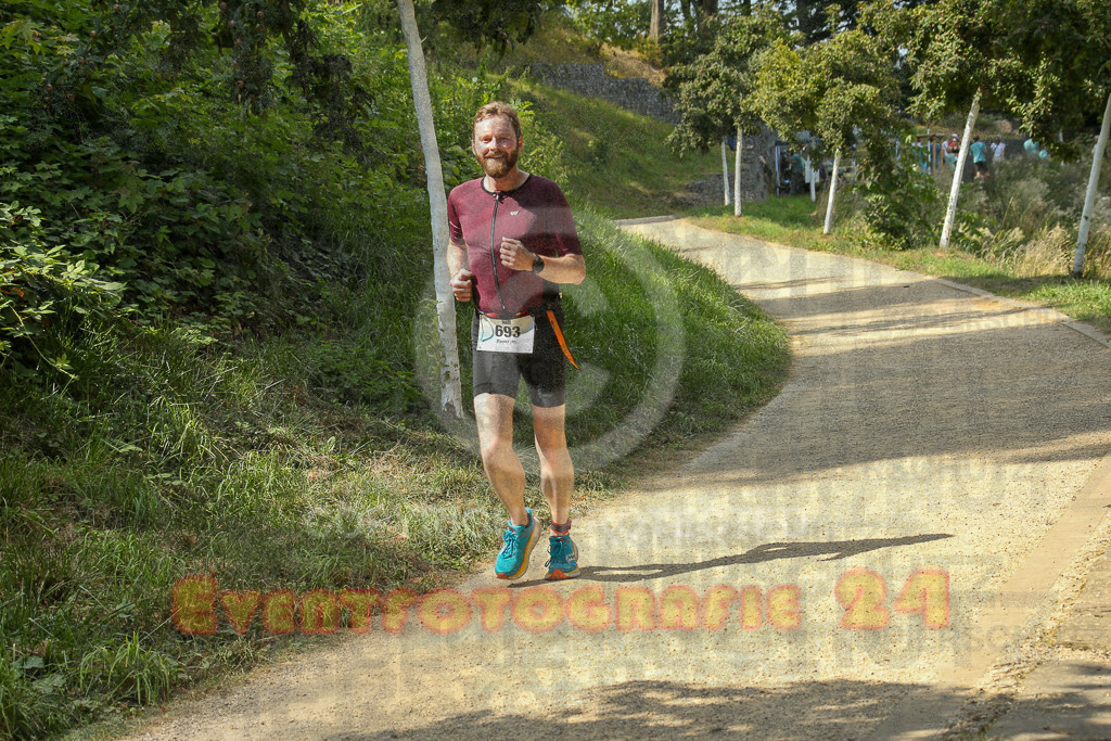 250824_1501_EX1_8315 | Sportfotografie im Rhein-Sieg Kreis, Köln, Bonn, NRW, Rheinland Pfalz, Hessen, etc. Unser Tätigkeitsfeld umfasst den Laufsport vom Volkslauf über den Marathon, Duathlon, Triathon bis zum Ultralauf wie Kölnpfad Ultra oder Schindertrail.