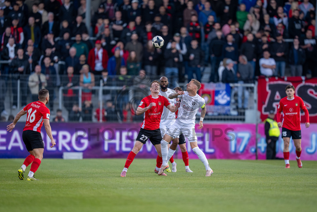 SG Sonnenhof Großaspach vs. SGV Freiberg, Fussball, Regionalliga Suedwest, 30. Spieltag, 22.04.2026 | Loris Maier (SG Sonnenhof Großaspach, #27),SG Sonnenhof Großaspach vs. SGV Freiberg, Fussball, Regionalliga Suedwest, 30. Spieltag, 22.04.2026