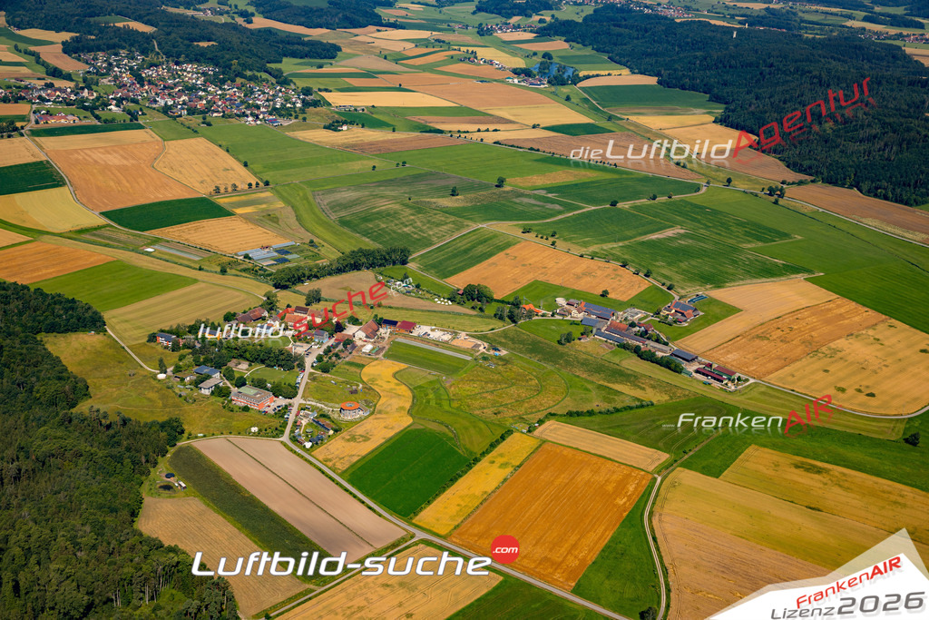 Das Luftbild zeigt : Tempelhof Kreßberg - Die Luftaufnahme wurde 2024 vom UL-Flugzeug aus erstellt ( keine Drohne ) - Hochauflösende Luftaufnahme - Für grossformatige Ausdrucke geeignet. Die Geschenkidee !Mit Lizenz und Bildrechte bestellbar
