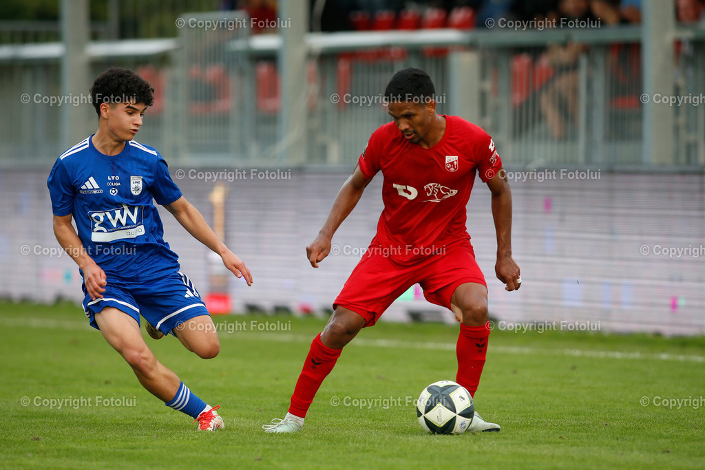 A_LUI_13092025_32 | SPORT FUSSBALL LT1 OOE LIGA ASKOE OEDT 1B-UNION EDELWEIß LINZ 13.09.2025 IM BILD:VALDIR HENRIQUE  (OEDT1B) UND DAVID PILS  (EDLWEIßLINZ) FOTO:FOTOLUI