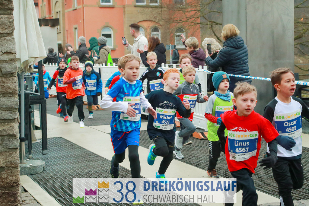 400m AOK Junior Cup | 3 Koenigslauf 2024 400m AOK Junior Cup - Realisiert mit Pictrs.com