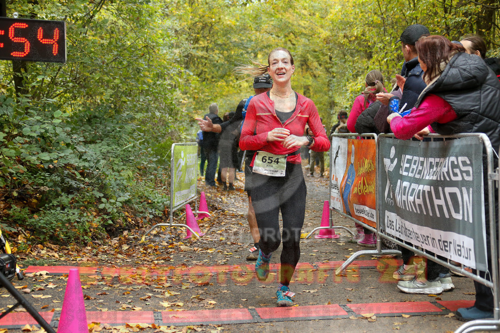 251026_1306_EX1_2505 | Sportfotografie im Rhein-Sieg Kreis, Köln, Bonn, NRW, Rheinland Pfalz, Hessen, etc. Unser Tätigkeitsfeld umfasst den Laufsport vom Volkslauf über den Marathon, Duathlon, Triathon bis zum Ultralauf wie Kölnpfad Ultra oder Schindertrail.