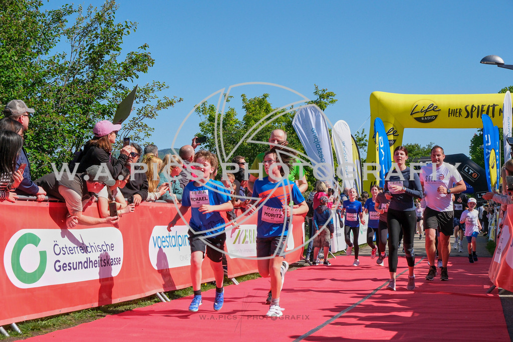 ..... | LINZ,AUSTRIA,27.April 24, Int. 3 Brückenlauf Linz  , Image shows: Photo: WAPICS / Michael ring