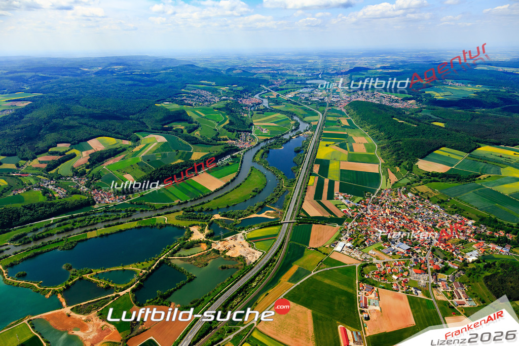 Die Luftaufnahme der Stadt Stettfeld wurde vom UL-Flugzeug heraus erstellt ( keine Drohne )- hohe Auflösung für beste Qualität