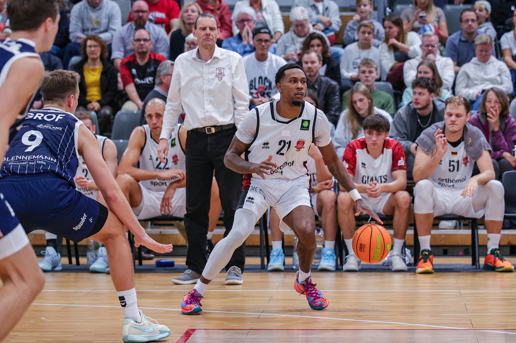 BAYER GIANTS vs VfL Sparkassenstars Bochum-30 | Fotos von Basketballspielen aus dem Raum NRW fotografiert von Gero Mueller-Laschet und Daniel Schaefer - Realisiert mit Pictrs.com
