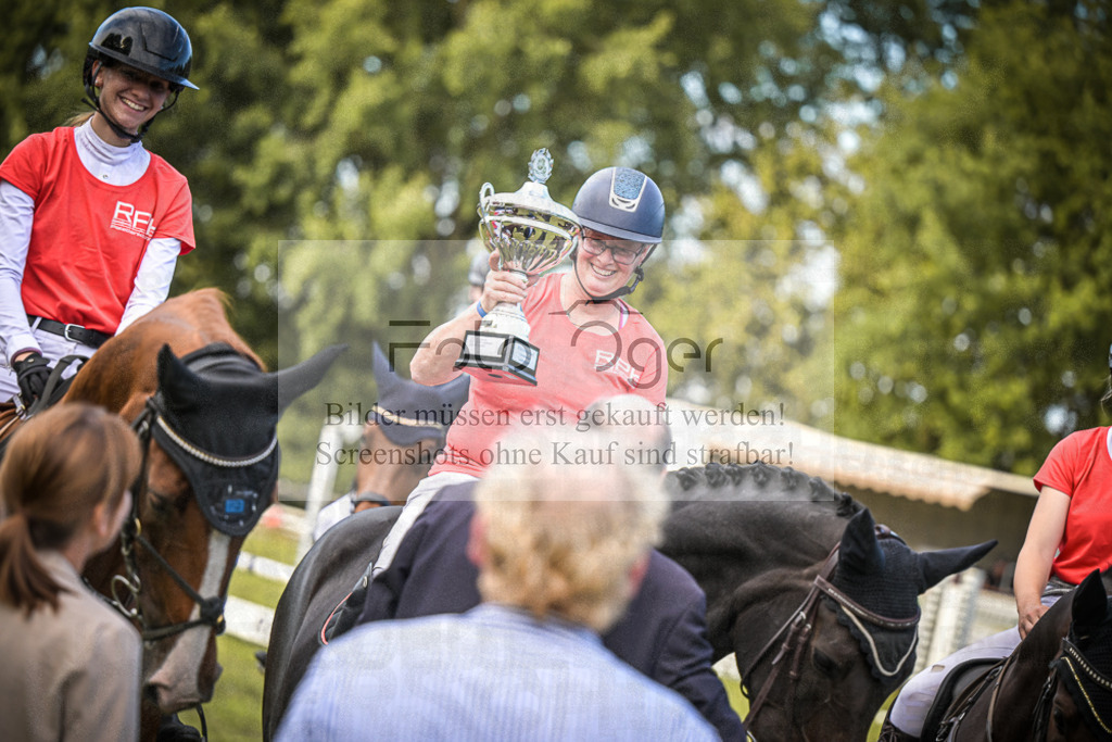 DOS_0097 | Entdecke hochwertige Reitturnierfotos von Foto Oger. Professionell, emotional und authentisch – jetzt Lieblingsmomente im Shop bestellen.Deutschlandweite Turnierfotografie. - Realisiert mit Pictrs.com
