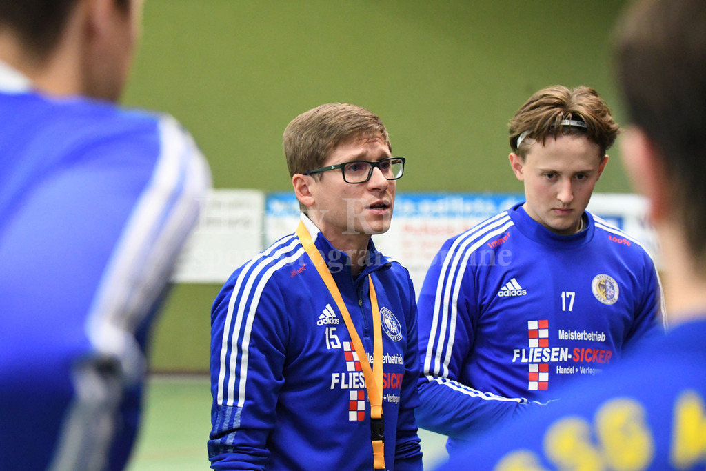 SSG Metten :  SG Moosburg   | Florian Sedlmeier (Chef-Trainer SSG Metten)  - Realisiert mit Pictrs.com