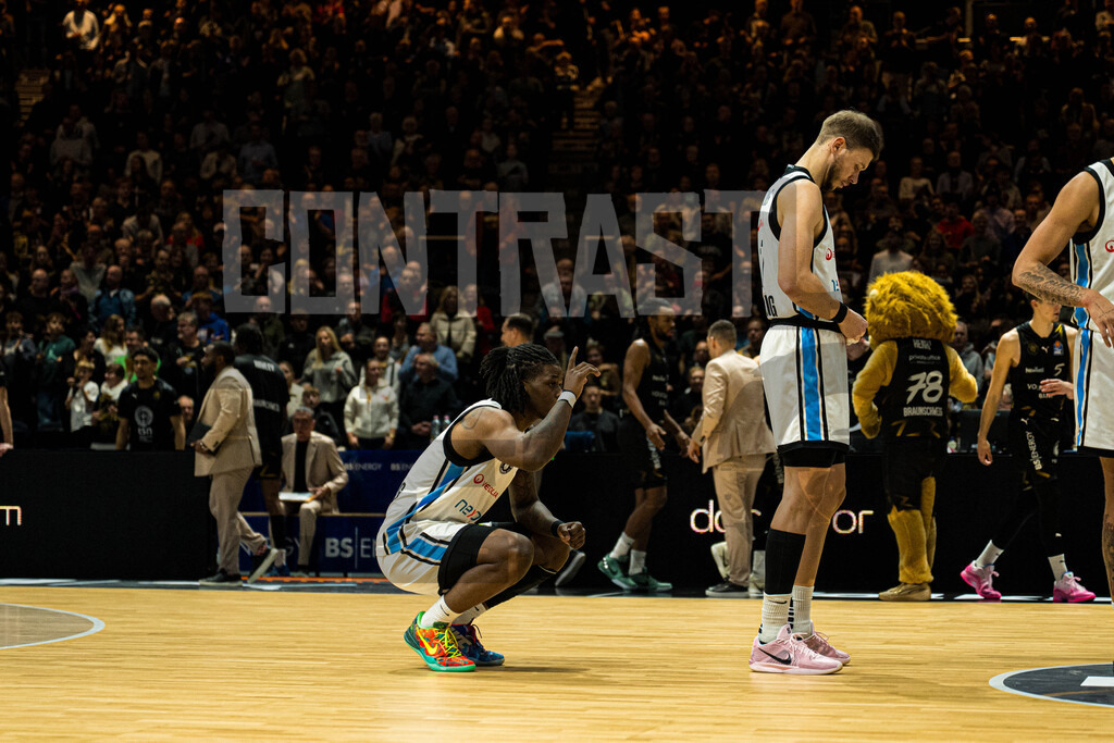 Basketball I Herren I Bundesliga I Saison 2025/2026 I 7. Spieltag I Basketball Löwen Braunschweig - Veolia Towers Hamburg | CONTRAST ZERØ MEDIA - Realisiert mit Pictrs.com