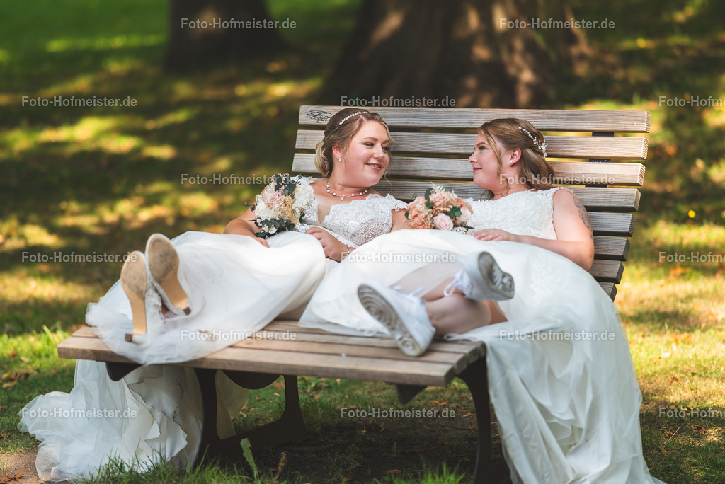 Hochzeit Celine und Michelle 237 von 510 | Professionelle Auftragsfotografie im Raum Celle & Umgebung. Hochzeiten, Geburtstage, Taufen Veranstaltungen, Websitefotos & mehr. Terminvereinbarungen unter +49 (0)1608554479