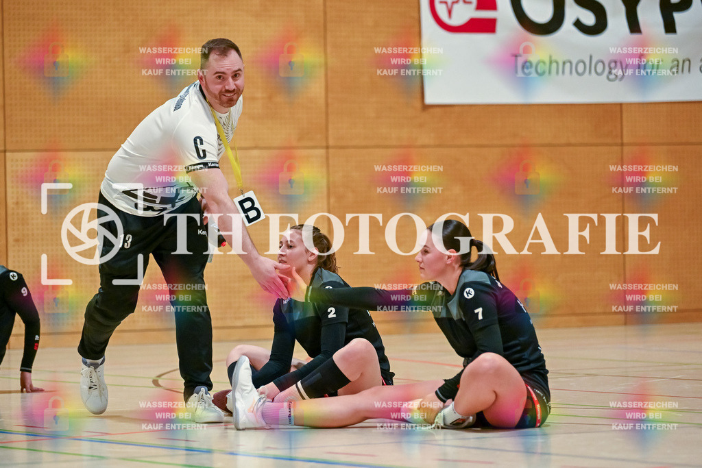 GER, SG Maulburg/Steinen - TuS Helmlingen, Frauen-Handball, Oberliga Suedbaden, 19. Spieltag, Saison 2024/2025, 23.03.2025 | Andre Leuchtmann Trainer bei Miriam Wolpensinger (SG Maulburg/Steinen, #02), Lena Marie Hlawarschek (SG Maulburg/Steinen, #07)GER, SG Maulburg/Steinen - TuS Helmlingen, Frauen-Handball, Oberliga Suedbaden, 19. Spieltag, Saison 2024/2025, 23.03.2025Foto: TH Fotografie/Thomas Hess