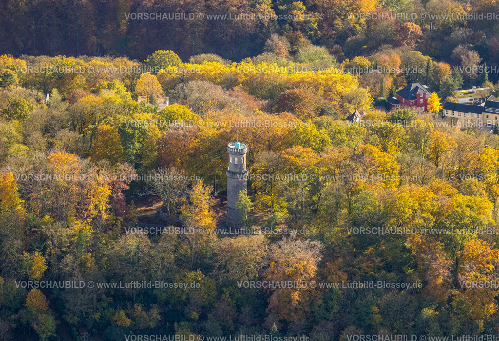 Witten231100951 | Luftbild, Renovierter Helenenturm mit Aussichtsplattform im Herbstwald mit Laubbäumen mit leuchtenden Herbstfarben, Witten, Ruhrgebiet, Nordrhein-Westfalen, Deutschland