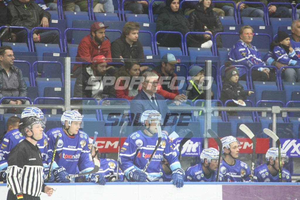 SC Riessersee - Höchstadt Alligators | Trainer Pat Cortina - Realisiert mit Pictrs.com