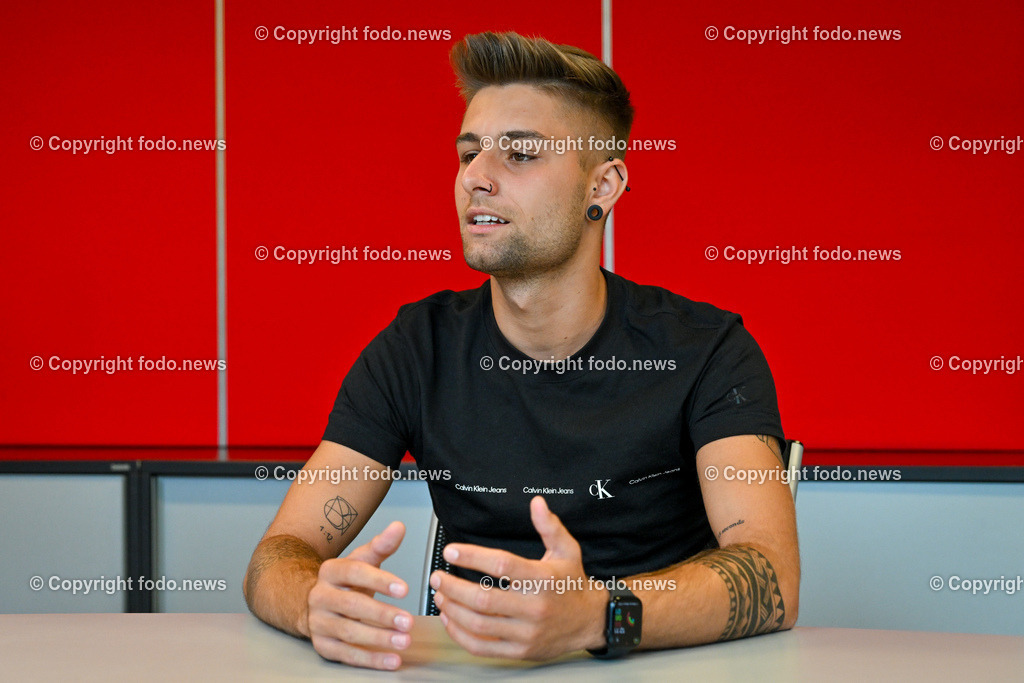 Florian Tomaschko_ Hebamme_ 28.08.2023-11 | 28.8.2023, Linz, AUT, Linz, im Bild Florian Tomaschko (22, maennliche Hebamme)