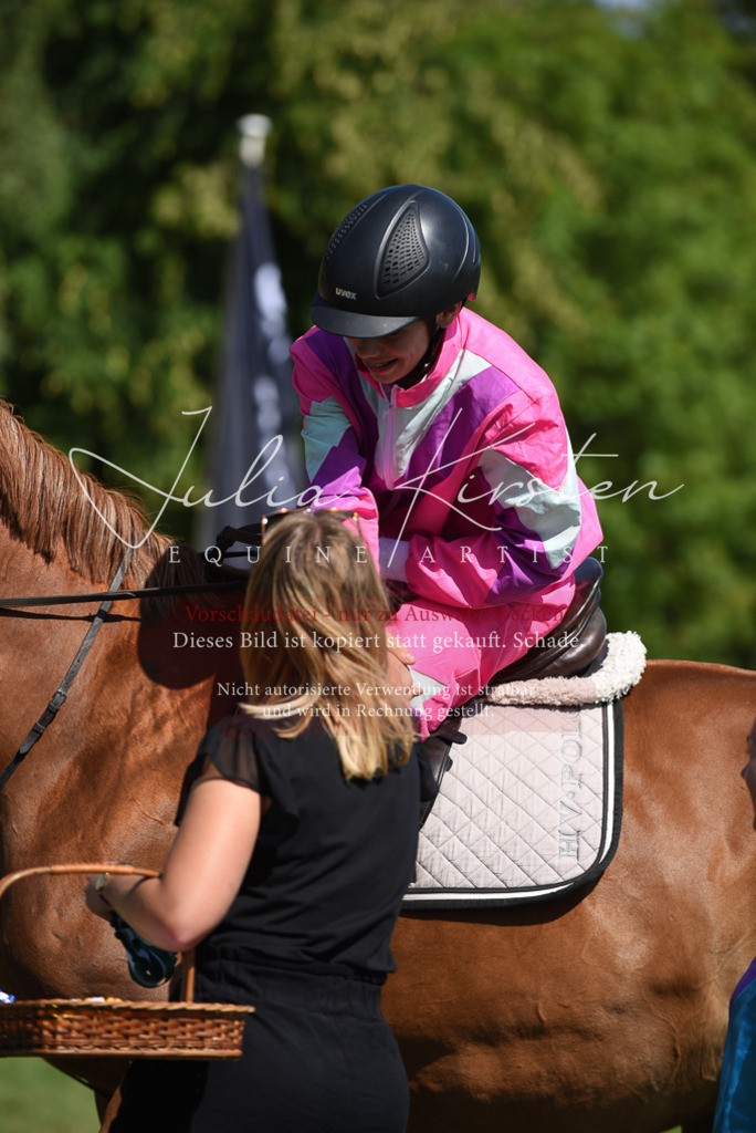 DSC_0463 | Pferde- und Turnierfotografie in Westsachsen. Pferdeportraits, Auftragszeichnungen und intuitive Kunst.