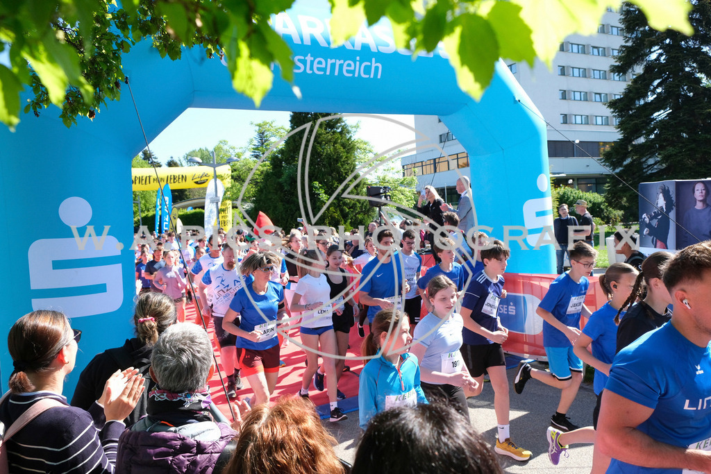 ..... | LINZ,AUSTRIA,27.April 25, Int. 3 Brückenlauf Linz  , Image shows: Photo: WAPICS / Michael Ring