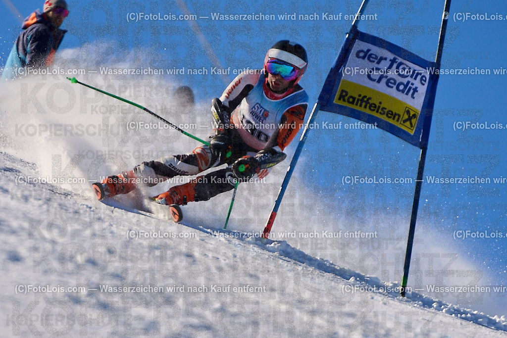 ALP5001_MASTERS-Cup_GS-A Herrn_Halmburger Hubertus | (C)FotoLois.com, Alois Spandl. FIS Masters-Cup Wildschönau, Giant Slalom auf der Piste Schatzberg GS, Siegerehrung auf dem Dorfplatz Niederau, Sa 13. Januar 2024.