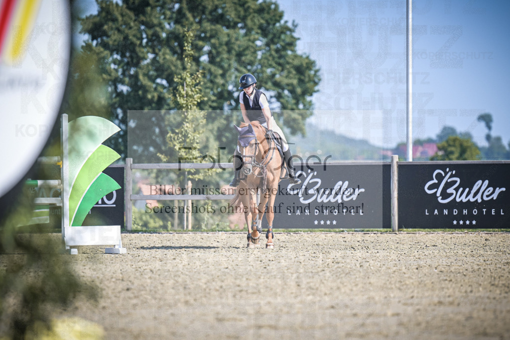 DOS_2356 | Entdecke hochwertige Reitturnierfotos von Foto Oger. Professionell, emotional und authentisch – jetzt Lieblingsmomente im Shop bestellen.Deutschlandweite Turnierfotografie. - Realisiert mit Pictrs.com