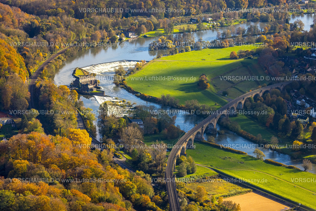 Witten231101065 | Luftbild, Wasserwerk Hohenstein und Ruhr-Viadukt-Witten Eisenbahnbrücke am Fluss Ruhr und Ruhrtal mit Wald in leuchtenden Herbstfarben, Witten, Ruhrgebiet, Nordrhein-Westfalen, Deutschland
