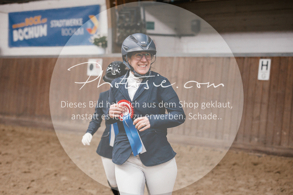 3I6A7704 | Stimmungsvolle Portraits und Reitsportfotografie im Ruhrgebiet und im Münsterland.

Pferdefotografie, Hundefotografie, Tierfotografie, Reportagen, Portraits von Tier und Mensch, Turnierfotografie in Bochum, Recklinghausen, Marl, Haltern am See, Dülmen.. - Realisiert mit Pictrs.com