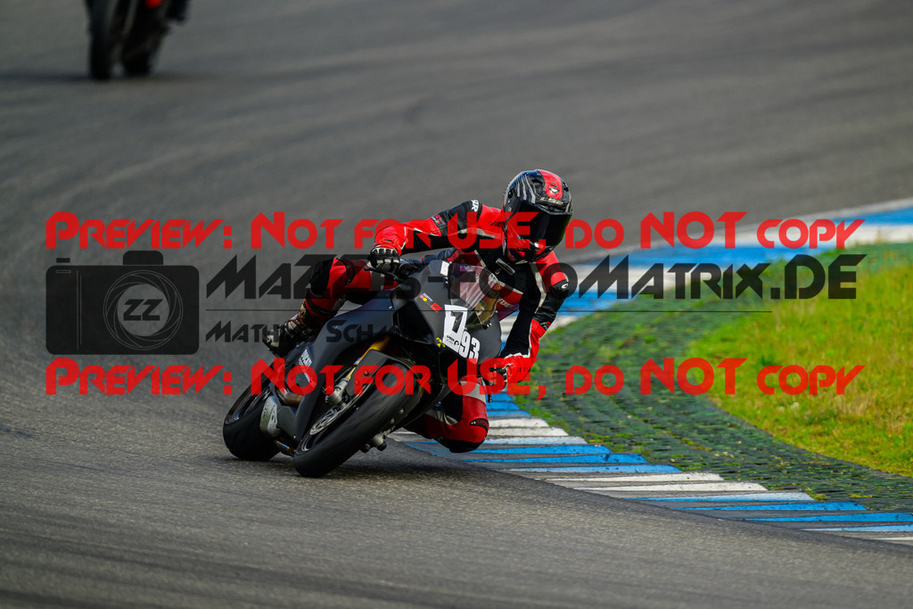 MaZZes_FotoMatrix_240615_6007705_7203 | ROT