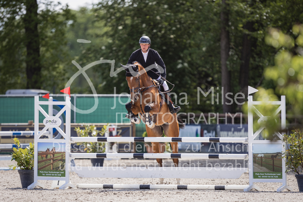 230516_Mühlen_03SprPf-A-456 | Deine schönsten Turniermomente als professionelle Fotos! Entdecke hochwertige Pferdesport-Fotografie im Online-Shop. Jetzt Fotos finden & bestellen!