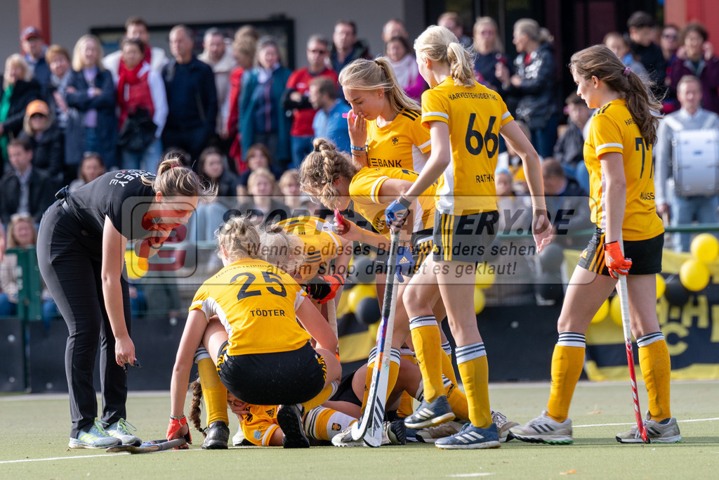 SFE_20231021_0209 | Deutsche Meisterschaft Weibliche U16 Halbfinale Düsseldorfer HC - Harvestehuder THC am 21.10.2023 in Köln (Düsseldorfer Hockeyclub 1905 e.V.), Photo: Stephan Fehrmann 2023 (Sports-Gallery)