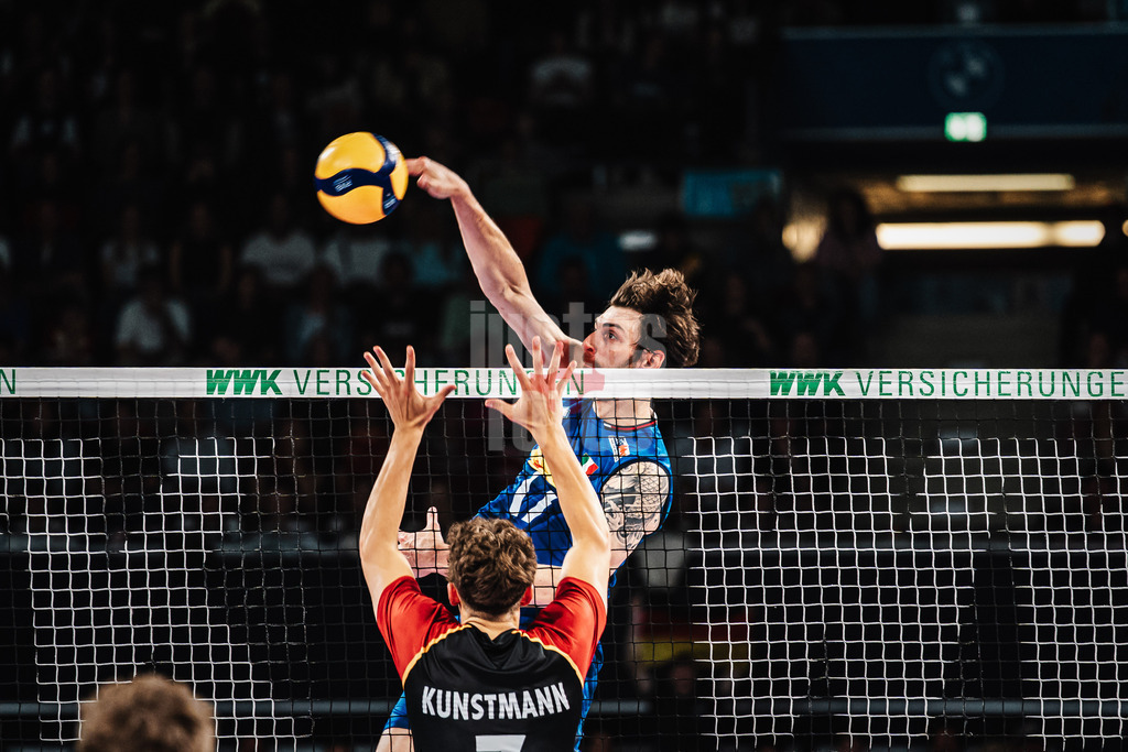 Volleyball | Männer | Testspiel | Deutschland vs. Italien | 26.05.2025 | Kamil Rychlicki (#11, Italien) beim Angriff