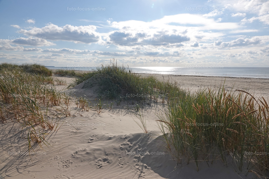 Beach attracts with unusually white and fine sand | foto-focus-online