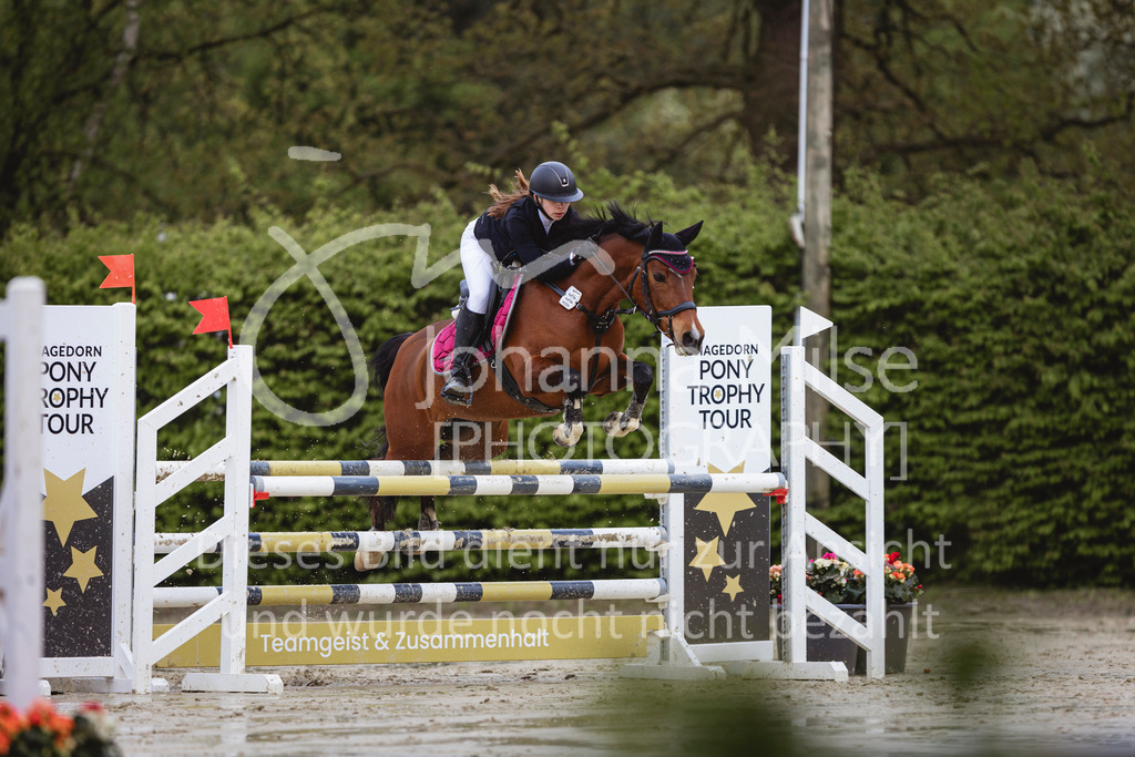 240426_Olfen-Vinnum_PonyTrophy-387 | Deine schönsten Turniermomente als professionelle Fotos! Entdecke hochwertige Pferdesport-Fotografie im Online-Shop. Jetzt Fotos finden & bestellen!