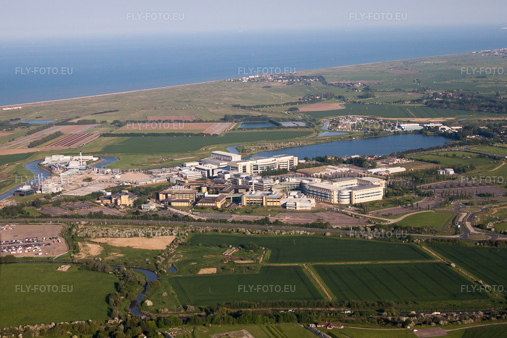 Vue aérienne: Sites de l'usine du fabricant de produits chimiques Pfizer Ltd et Discovery Park à Sandwich dans le département Angleterre, Grande Bretagne.Photo: IMG_50508.jpg prise le 27/05/2012 par Werner Riehm/FLY-FOTO.euRésolution de l'original: 4496 x 2997 px