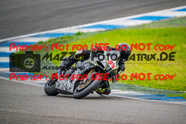 MaZZes_FotoMatrix_240701_6007705_6032 | WEISS