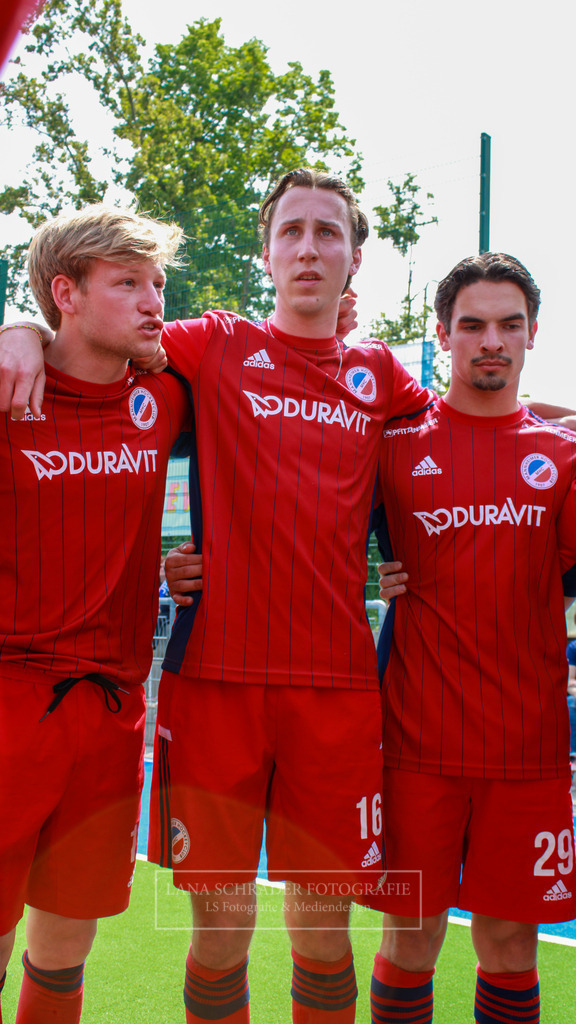Linus Müller, Peer Hinrichs und Nico Reichert BUNDESLIGA HERREN VF3 MHC-CHTC 21.05.2023 | lanaschraderfotografie - Realisiert mit Pictrs.com