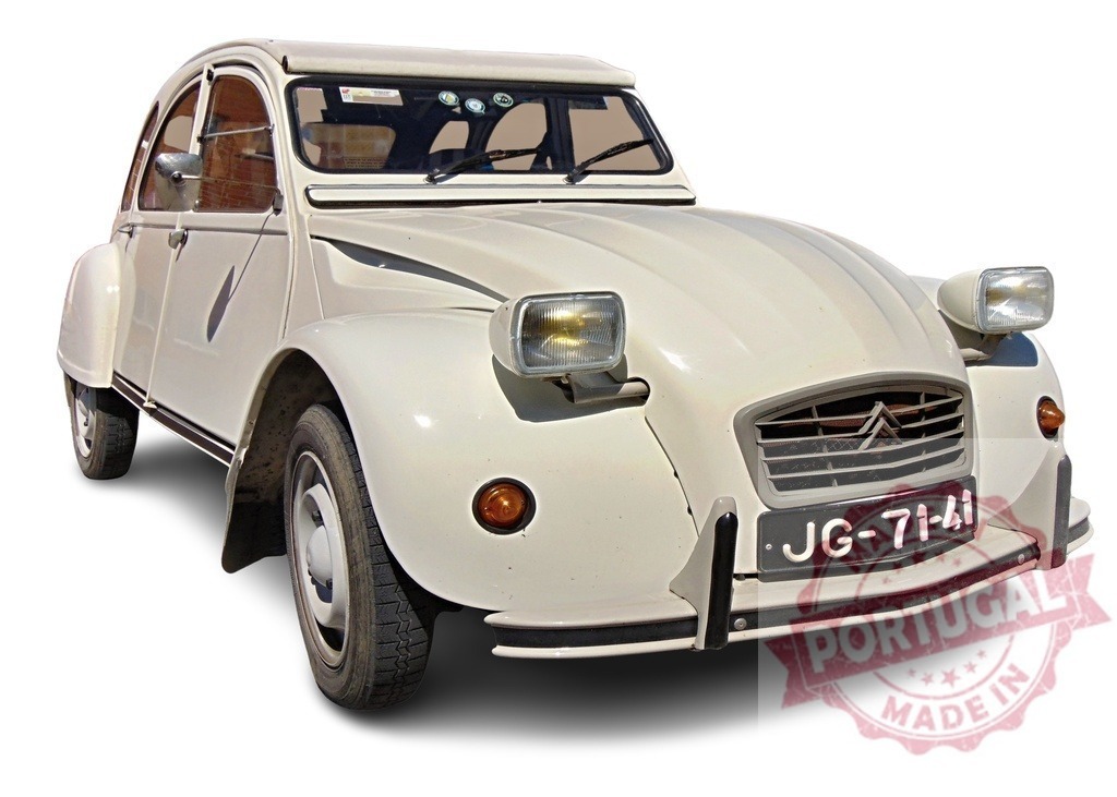 White Citroën 2CV parked, showing its front and side | Classic white Citroën 2CV parked on a white background, showing its front and side - Realisiert mit Pictrs.com