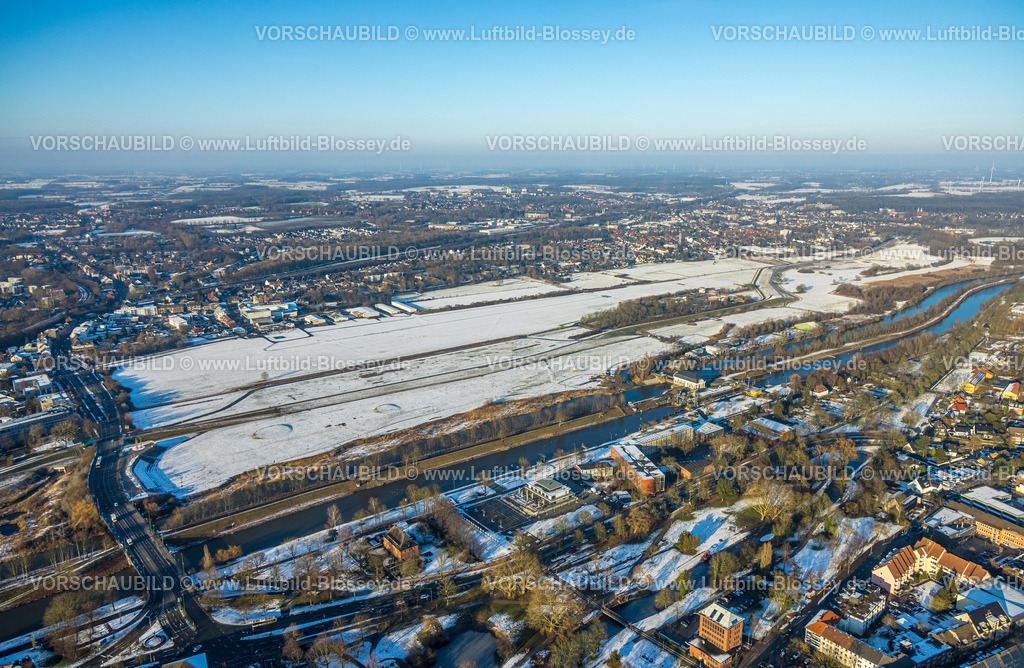 Hamm260105576 | Luftbild, Flugplatz Hamm-Lippewiesen, Startbahn und Landebahn, Kläranlage Hamm Mattenbecke, Ortsteil Heessen Wohngebiet und blauer Himmel und Fernsicht, Fluss Lippe und Datteln-Hamm-Kanal mit Schleuse, Gymnasium Hammonense und Wassersportzentrum am Kanal, Winterlandschaft, Stadtbezirk Heessen, Hamm, Ruhrgebiet, Nordrhein-Westfalen, Deutschland