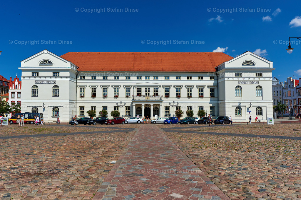 _DSC2761 1 | Findlinge im Eis, Zeesenboote bei der Traditionsregatta, eine Seebrücke im Sonnenaufgang - mit den Bildern aus dieser Galerie erhalten Sie wunderschöne Aufnahmen über das ganze Jahr. Ein tolles Produkt zum Verschenken, Werben oder zum Träumen vom nächsten - Realisiert mit Pictrs.com