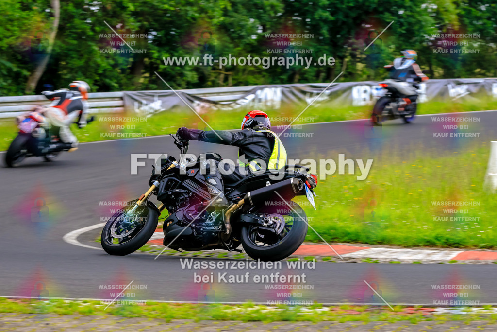 VBK-7706 | Hier findet Ihr Bilder von Touristenfahrten auf der Nürburgring Nordschleife oder von anderen Veranstaltungen die ich besucht habe. Viel Spass beim Durch Schauen 