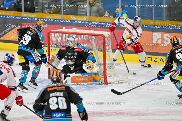 AUT, ICE, Black Wings Linz vs EC Red Bull Salzburg | 15.12.2024, Eishalle Linz, AUT, ICE Eishockey Liga, Black Wings Linz vs EC Red Bull Salzburg, im Bild Ian Christopher Scheid of Steinbach Black Wings Linz, Rasmus Tirronen of Steinbach Black Wings Linz, Luca Auer of EC Red Bull Salzburg// ICE win2day Hockey League Match between Black Wings Linz and EC Red Bull Salzburg in Linz, Austria on 2024/12/15
