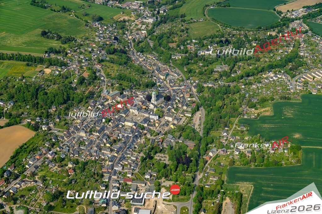 Das Luftbild der Stadt Lößnitz wurde 2022 vom Flugzeug heraus erstellt (keine Drohnen-Aufnahmen) Aufnahmehöhe ca.450 Meter- hohe Bildauflösung und Druck-Qualität. Garantiert!