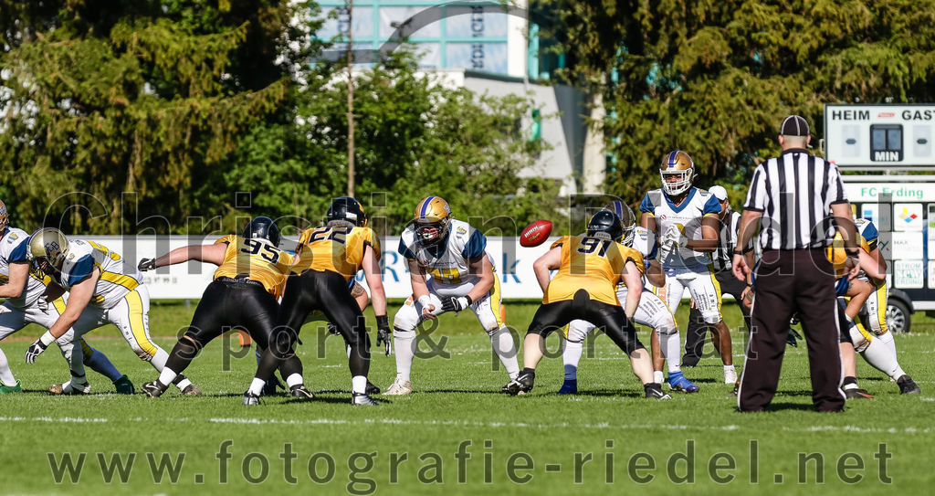 2022-05-14_083_Erding_Bulls_gegen_Munich_Cowboys_2 | Erding, Deutschland, 14.05.2022:
Fußball, Regionalliga 2022, 3. Spieltag, Erding Bulls gegen Munich Cowboys 2, Endergebnis: 20:30

Terrence Shambry II (Erding Bulls, #8)

Foto: Christian Riedel / fotografie-riedel.net