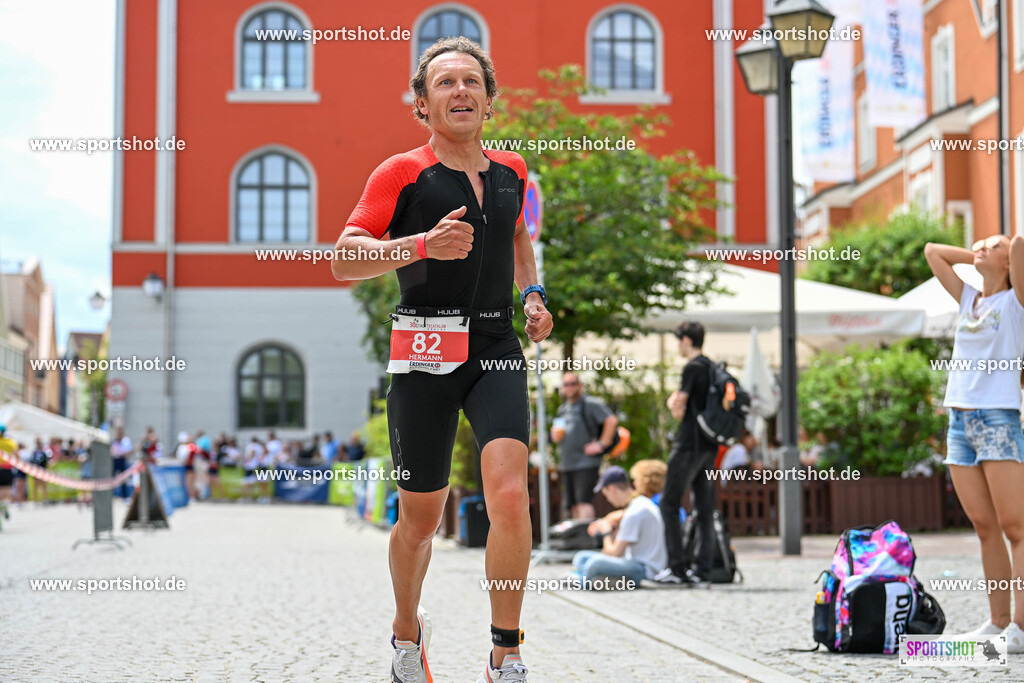 SZI_6458 | Stadttriathlon Erding 2025. #yourpictrs #sportshot_your_pictrs @Sportshotphotography #stadttriathlonerding Copyright: www.sportshot.de