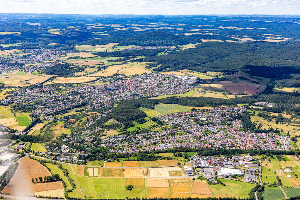 Luftbild: Ortsansicht von Osten im Ortsteil Krofdorf-Gleiberg in Wettenberg im Bundesland Hessen in Deutschland. Foto: IMG_142051.jpg vom 07.07.2024 durch Werner Riehm/FLY-FOTO.de