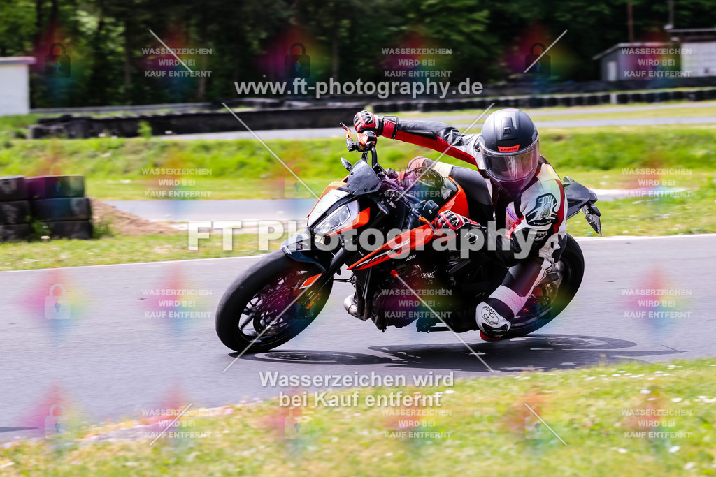 MotoTeamVBK-20706 | Hier findet Ihr Bilder von Touristenfahrten auf der Nürburgring Nordschleife oder von anderen Veranstaltungen die ich besucht habe. Viel Spass beim Durch Schauen 