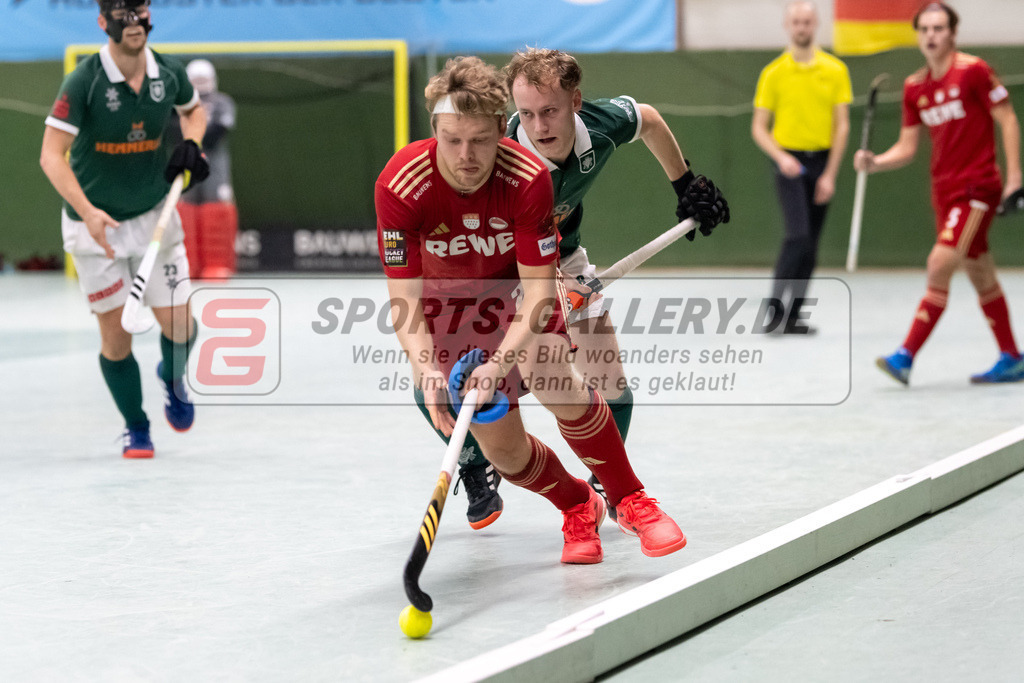SFE_20241201_0060 | Köln, Deutschland, 01.12.2024:  Hockey 1. Bundesliga Herren Rot-Weiss Köln - HTC Uhlenhorst im KTHC Stadion Rot-Weiss Köln Tennis and Hockey Club am 01.12.2024 in Köln, Deutschland. (Foto von Stephan Fehrmann)Köln, Germany, 01.12.2024: Hockey 1. Bundesliga Herren Rot-Weiss Köln - HTC Uhlenhorst in KTHC Stadion Rot-Weiss Köln Tennis and Hockey Club at 01.12.2024 in Köln, Deutschland. (Foto from Stephan Fehrmann)